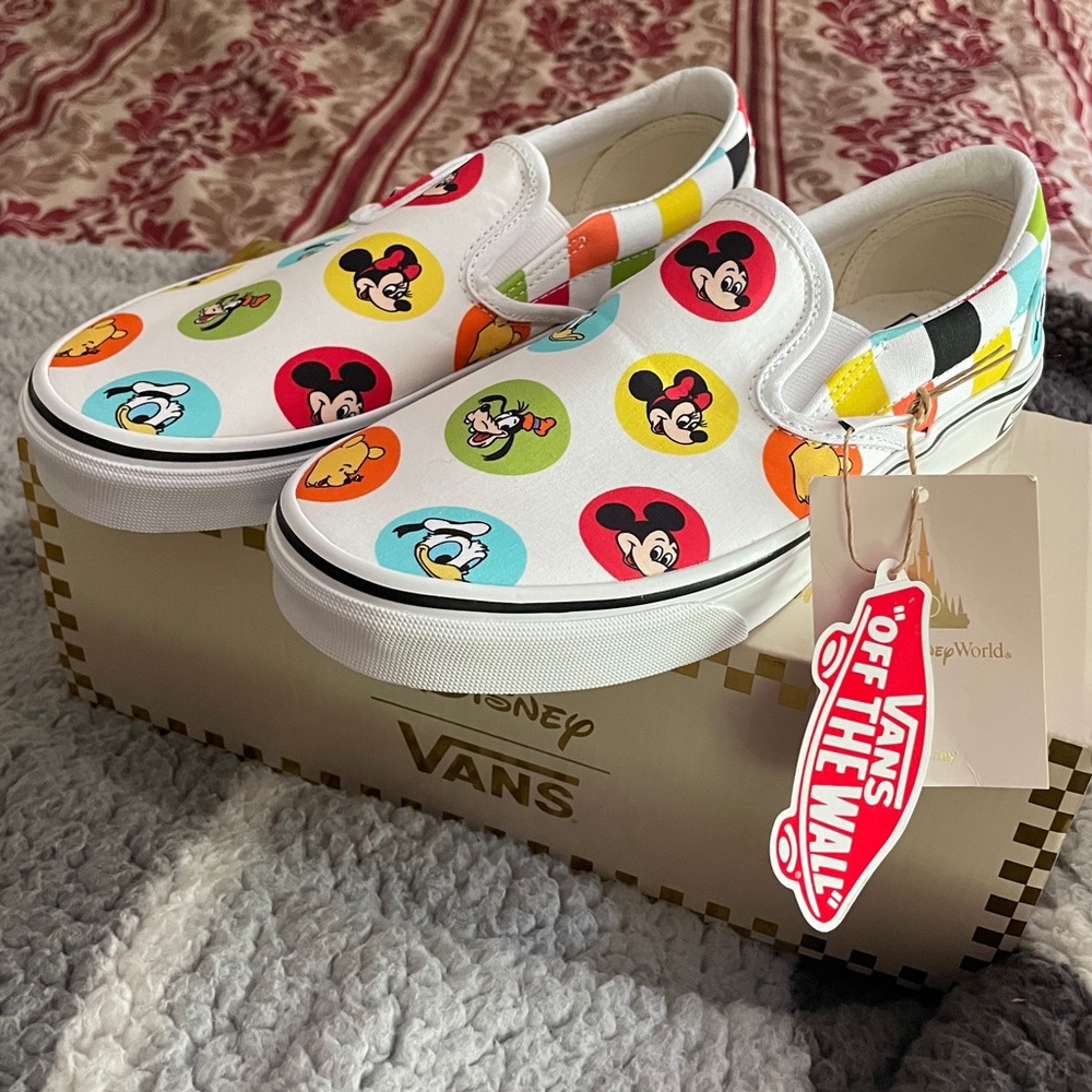 Mickey Mouse & Friends Disney Adult sneakers by Vans
